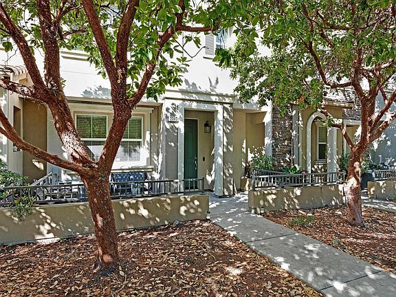 3rd image of 2283 Gibbons St