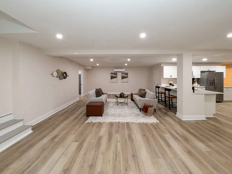 208 Fairfax Way — Photo 12