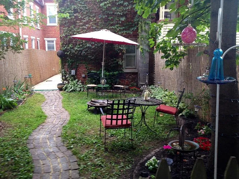 3 bed, $2,200 — Photo 2