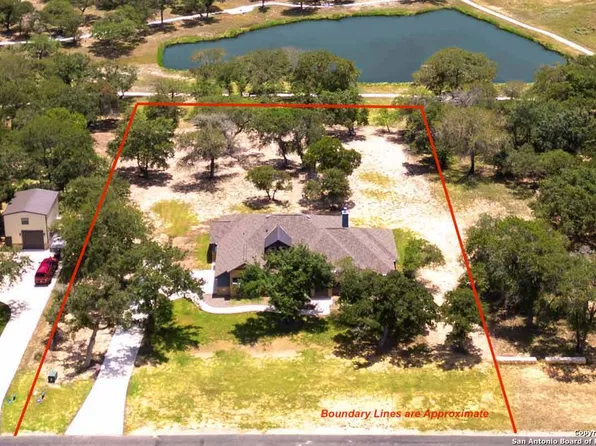 145 Crescent Ridge, Adkins, TX 78101