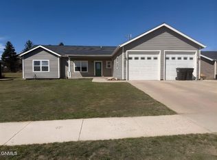 2605 2nd St NE, Watford City, ND 58854