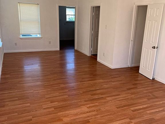 5th image of 4015 Procter St #4015