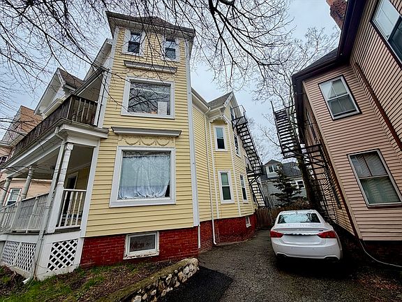 2nd image of 3 Lee St