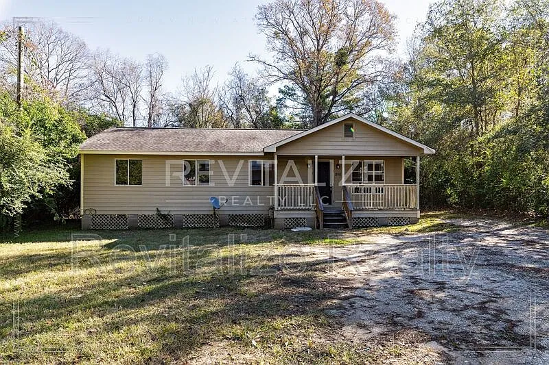 1746 Cody Rd N