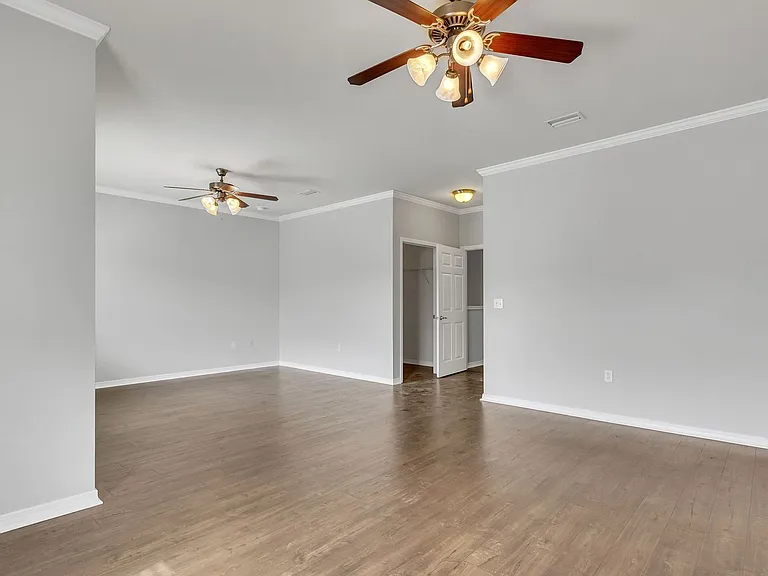 1486 Bentley Cir — Photo 17
