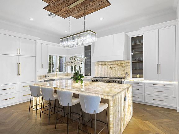 3rd image of 340 E Royal Palm Road