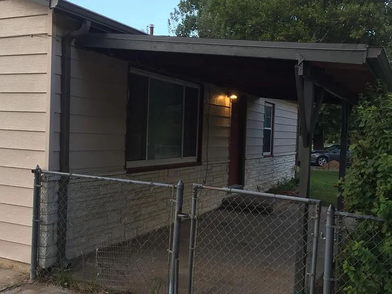 1702 S Catherine Ave — Photo 3