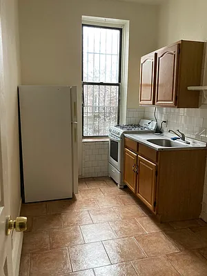 Rented by Concrete Jungle Realty | media 6