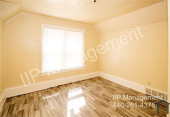 2nd image of 2142 W 105th St #Up