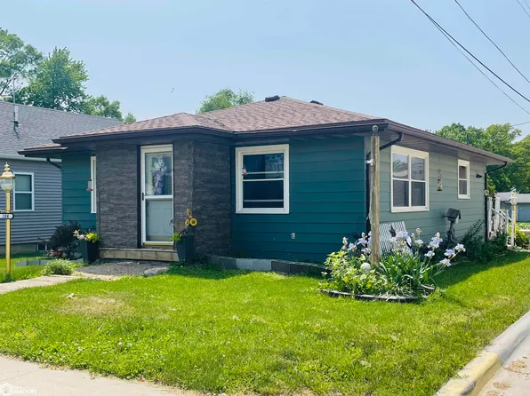 108 5th St, West Point, IA 52656
