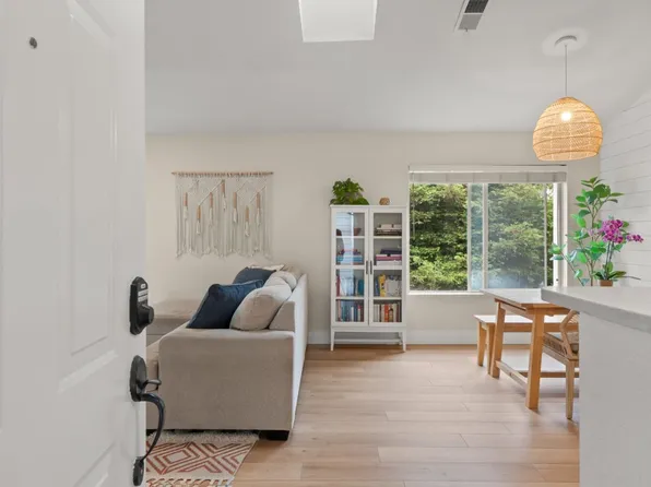 210 Amesport Lndg, Half Moon Bay, CA 94019