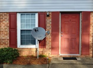 428 Clark St APT C-2, Cheraw, SC 29520