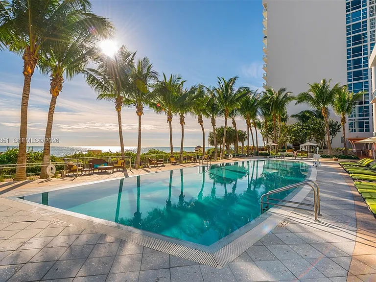 6801 Collins Ave #806 — Photo 8