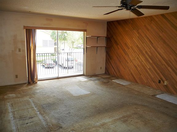 4th image of 111 Gardens Dr APT 202