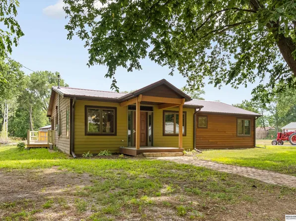 24465 Martin Ave, Valley, NE 68064