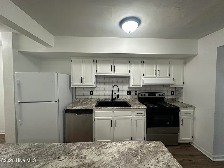 414 Myrtlewood Cir — Photo 6