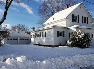 33 6th St, Old Town, ME 04468