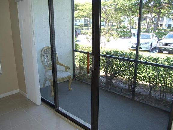 3rd image of 1114 Green Pine Blvd