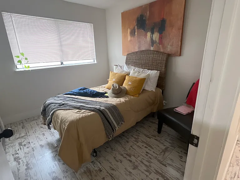 2200 Oxford Ave — Photo 9