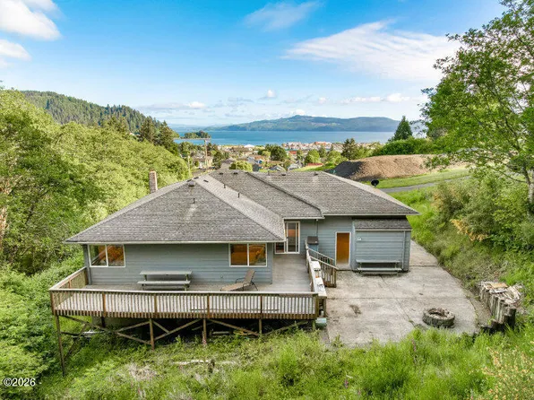 302 Holly Ave, Garibaldi, OR 97118