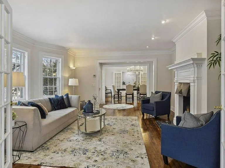 Main level - living room