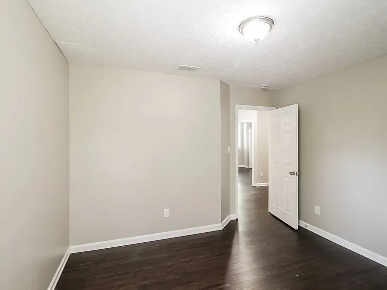 671 Woodstone Rd — Photo 14