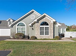 7115 Meadowsweet Ln, Shawnee, KS 66227