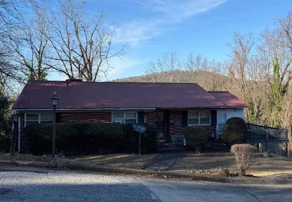 1st image of 1704 Johnston Ct