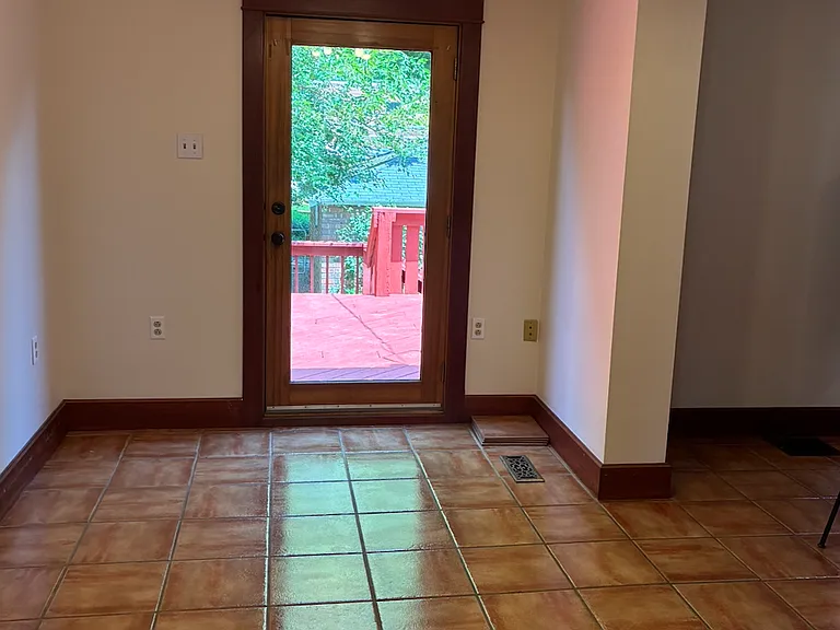 54 Morris Ave — Photo 22