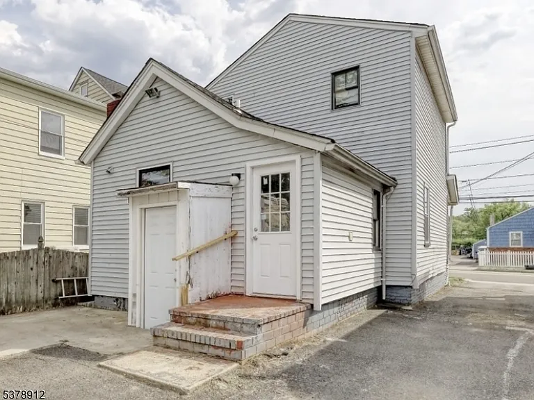101 Carlton Ave — Photo 22