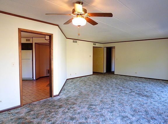3rd image of 901 Center St Unit 201