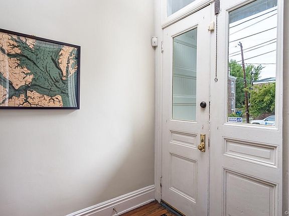 4th image of 211 N 27th St