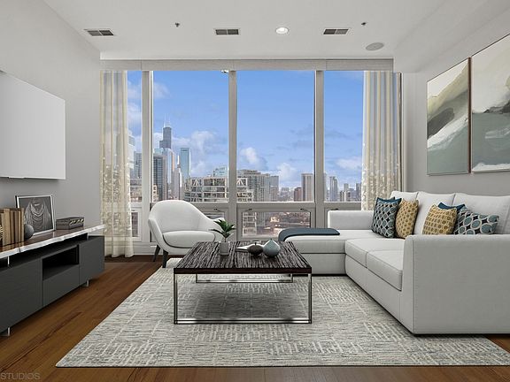 3rd image of 500 W Superior St Unit 2107
