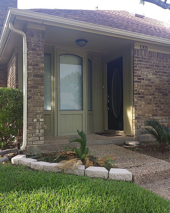 1st image of 1203 Wimbledon Ln