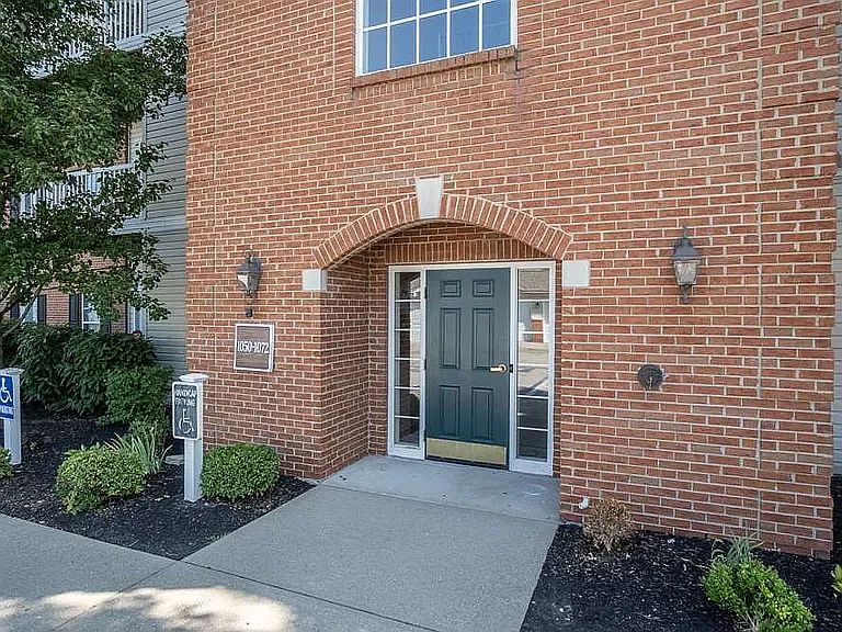 1st image of 1070 Larkspur Ct