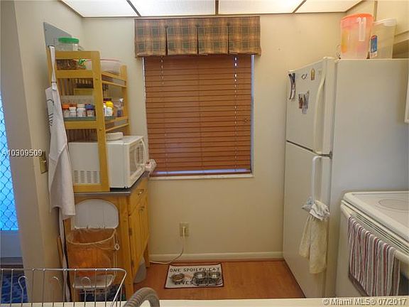 5th image of 2711 NW 104th Ave APT 206