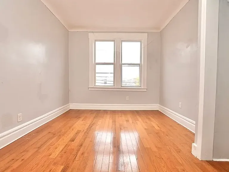 20 Stuyvesant Ave #1 — Photo 6