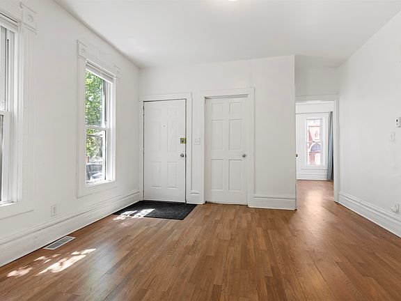 2nd image of 606 S 6th St