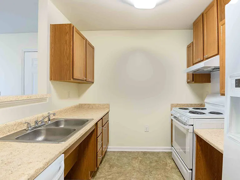Robinson Park Apartments — Photo 5