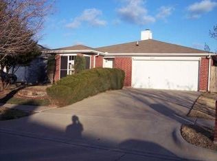 6005 King William Dr, Arlington, TX 76018