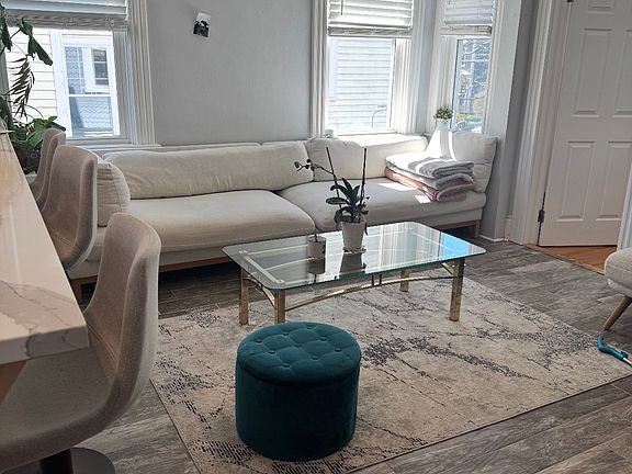 4th image of 27 Taber Ave #2