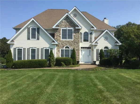 39 Autumn Chase Drive, Hopewell Junction, NY 12533