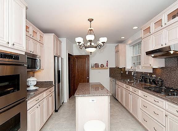 3rd image of 4350 N Lowell Ave