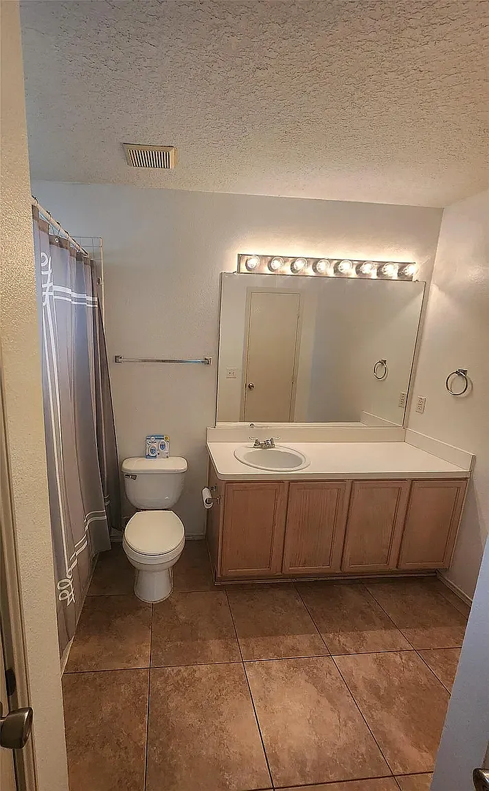 4 bed, 1777 sqft, $2,600 — Photo 4