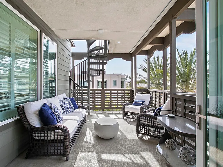 321 Doheny Way — Photo 2