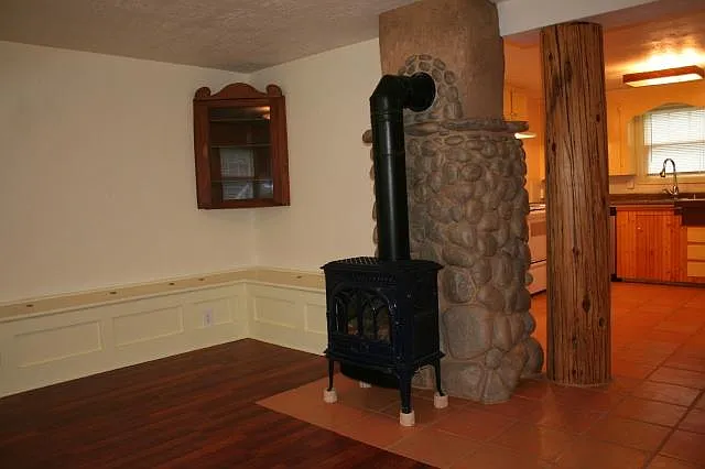 2 bed, 875 sqft, $1,800 — Photo 2