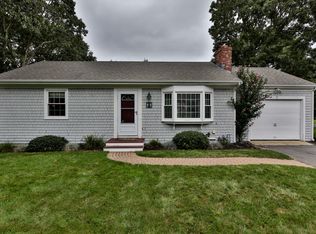 2 Merganser Ln, West Yarmouth, MA 02673