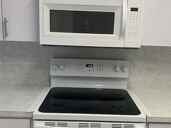 4th image of 14921 SW 82nd Ln #19-107
