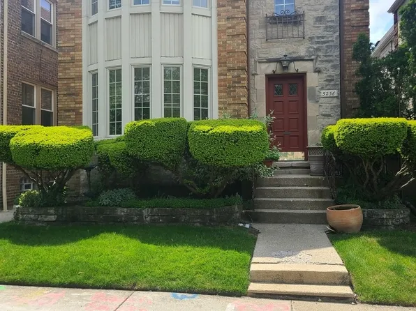 5256 N Virginia Ave #2, Chicago, IL 60625