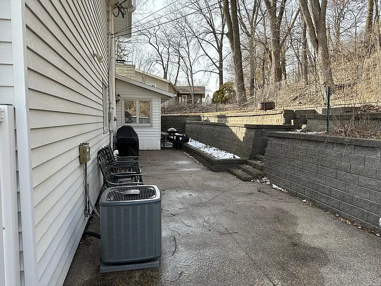 925 Sierra Ln NE — Photo 28